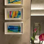 Luxury Art & Chromotherapy Downtown - Free Parking アパート