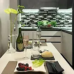 アパート Luxury Art & Chromotherapy Downtown - Free Parking