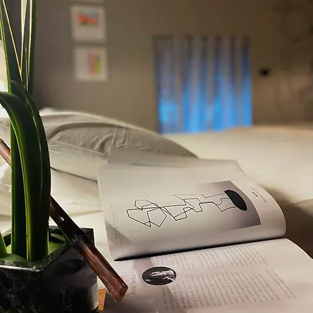 Luxury Art & Chromotherapy Downtown - Free Parking Milaan