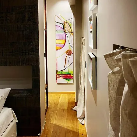Luxury Art & Chromotherapy Downtown - Free Parking 公寓 *