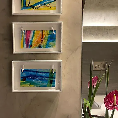 Luxury Art & Chromotherapy Downtown - Free Parking 公寓